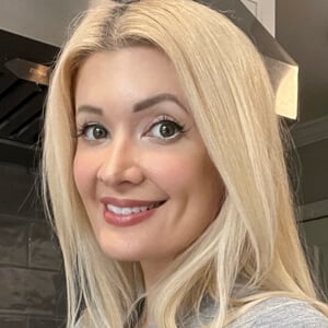 ASMR Maddy Headshot 4 of 4