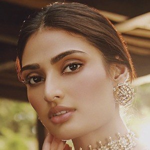 Athiya Shetty Headshot 5 of 10