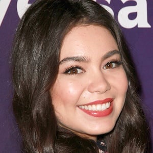 Auli'i Cravalho Headshot 4 of 5