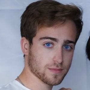 Austin Shapiro Headshot 8 of 12