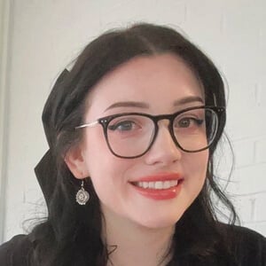 Ava Claire Headshot 6 of 12