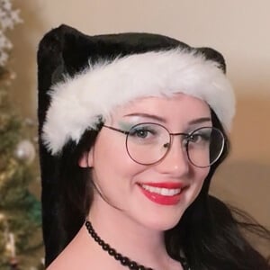 Ava Claire Headshot 9 of 12