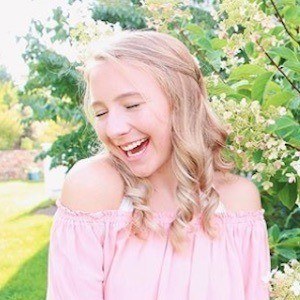 Avery Christine Headshot 4 of 9