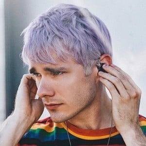 Awsten Knight Headshot 2 of 7