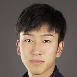 アレックス リン at age 24