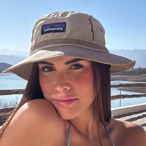 Bárbara Pérez Headshot 2 of 6
