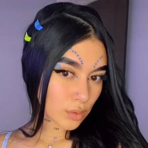 babeeeluuu Headshot 2 of 5