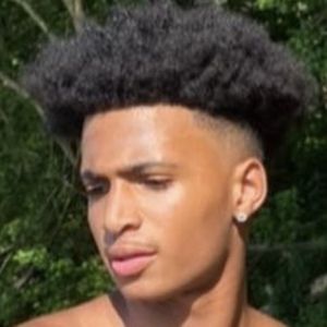 babytwinnn Headshot 7 of 10