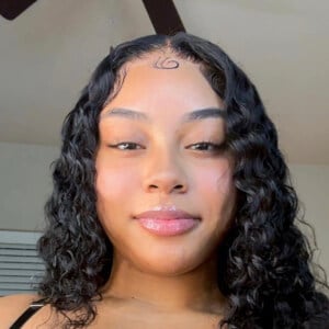 Jasmyn Aaliyah Headshot 5 of 12