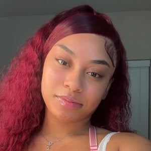 Jasmyn Aaliyah Headshot 6 of 12