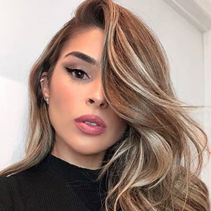Bárbara De Medeiros Headshot