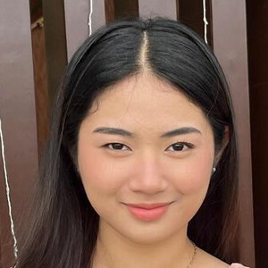 Beatrice Caunan Headshot 4 of 5