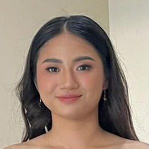 Beatrice Caunan Headshot 5 of 5