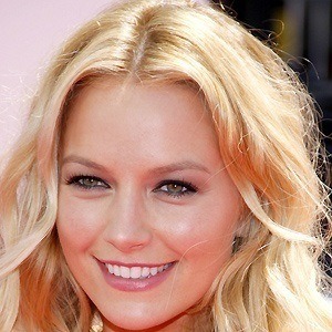 Becki Newton - Bio, Family, Trivia | Famous Birthdays