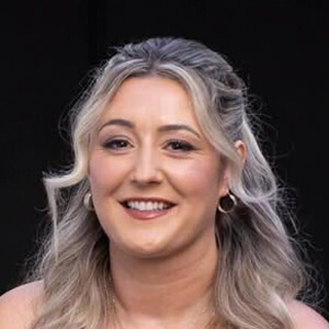 Becky Smith Headshot 4 of 6