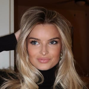 Bella Dane Headshot 7 of 7