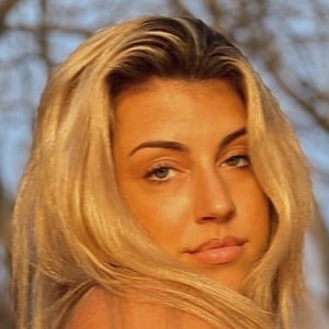 Bella Renaldi at age 18