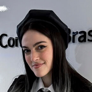 Belle Hendges Headshot 10 of 12