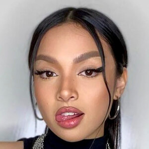 Bernadette Marquez Headshot 5 of 13