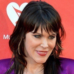 Beth Hart - Bio, Family, Trivia | Famous Birthdays