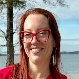 Betsy Grunch Headshot 2 of 9