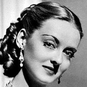 Bette Davis Headshot 4 of 10