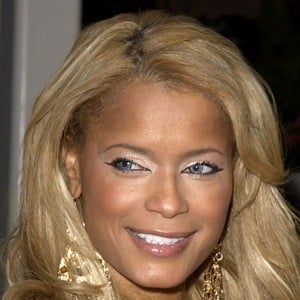 Blu Cantrell Headshot 9 of 10