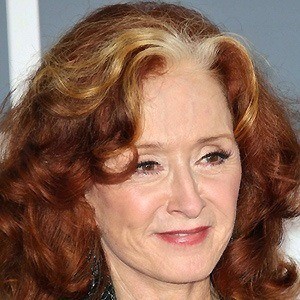 Bonnie Raitt - Bio, Family, Trivia | Famous Birthdays