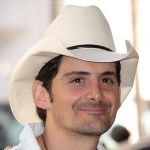 Brad Paisley Headshot 9 of 10