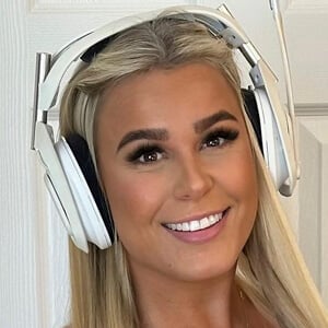 brazybecca Headshot 2 of 6