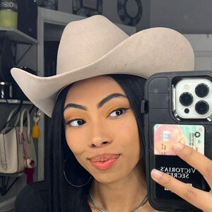 Bree Stephens Headshot 2 of 6