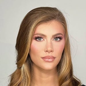 Brianna Duffield Headshot 2 of 9