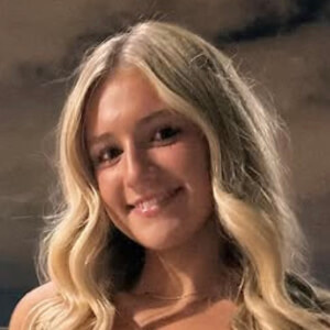 Brielle Wallace Headshot 4 of 8