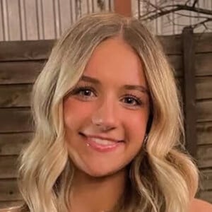 Brielle Wallace Headshot 6 of 8