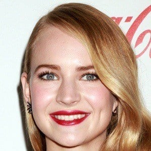 Britt Robertson at age 25