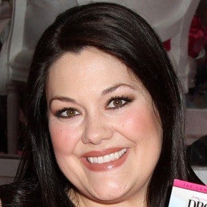 Brooke Elliott Headshot 5 of 5