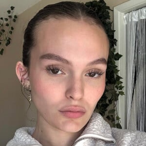 Brooke Layne Headshot 6 of 8