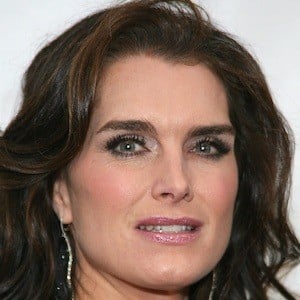 Brooke Shields Headshot 6 of 10