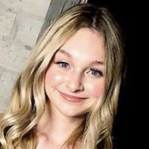 Courtney Moore [Profiles] • Instagram, Twitter, TikTok | Foller