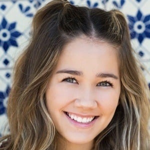 Brooklyn Rae Silzer Headshot 2 of 10