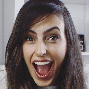 Bruna Dalcin Headshot 5 of 6