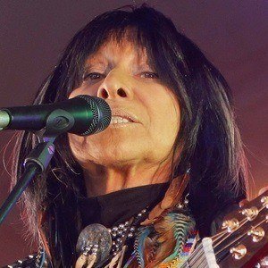 Buffy Sainte-Marie - Bio, Family, Trivia | Famous Birthdays