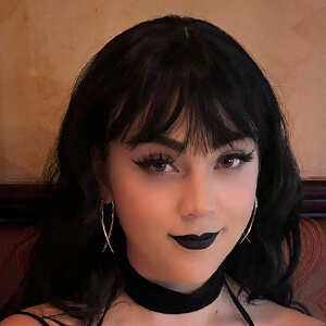 buttercupcosplays Headshot 6 of 6