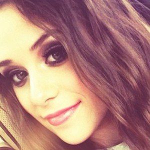 Caitlin Beadles - Age, Family, Bio | Famous Birthdays