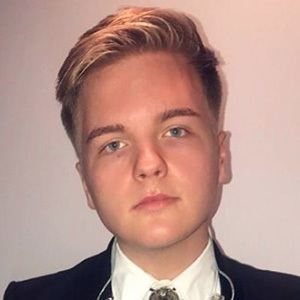 Caleb Lee Hutchinson - Age, Family, Bio | Famous Birthdays