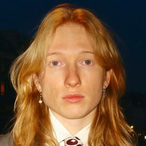 Calum Arvid Headshot 4 of 10