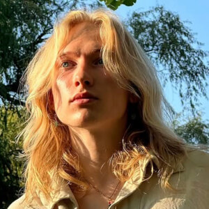 Calum Arvid Headshot 8 of 10