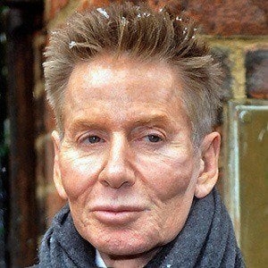 Calvin Klein - Bio, Facts, Family | Famous Birthdays