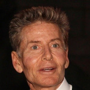 Calvin Klein - Bio, Facts, Family | Famous Birthdays