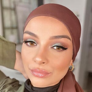 cam_make_up at age 26